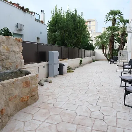 Elegante Con Giardino Nel Centro - Free Parking - Wifi Apartment Lecce