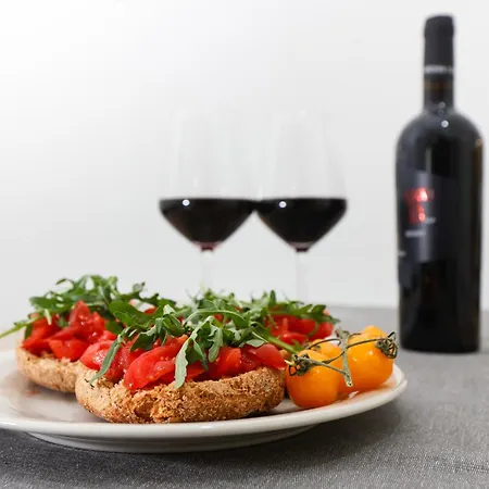 Elegante Con Giardino Nel Centro - Free Parking - Wifi