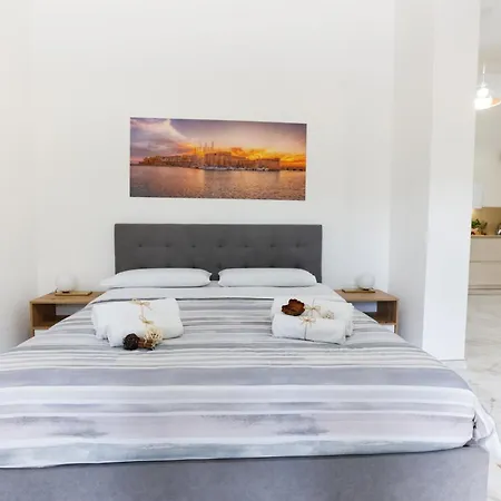 Apartment Elegante Con Giardino Nel Centro - Free Parking - Wifi *