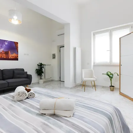 Apartament Elegante Con Giardino Nel Centro - Free Parking - Wifi Lecce