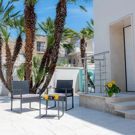 Elegante Con Giardino Nel Centro - Free Parking - Wifi Apartment Lecce