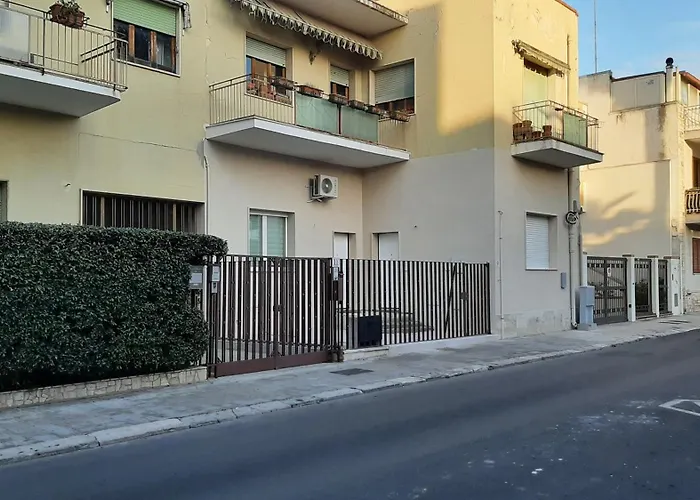Elegante Con Giardino Nel Centro - Free Parking - Wifi