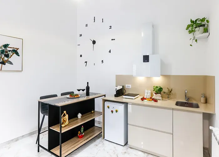 Elegante Con Giardino Nel Centro - Free Parking - Wifi Daire *