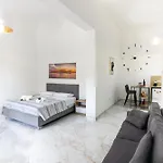 Apartman Elegante Con Giardino Nel Centro - Free Parking - Wifi *