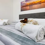 Elegante Con Giardino Nel Centro - Free Parking - Wifi * Lecce