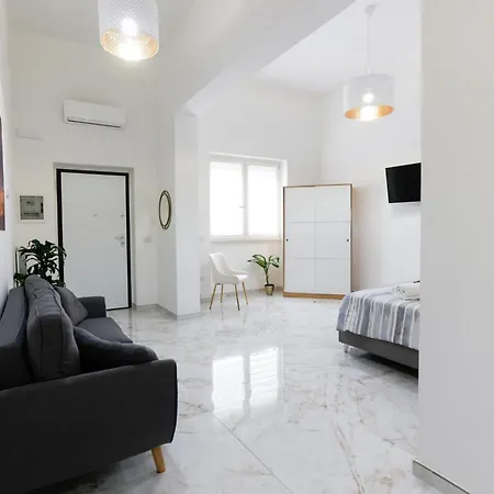 Elegante Con Giardino Nel Centro - Free Parking - Wifi 아파트 *