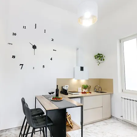 Elegante Con Giardino Nel Centro - Free Parking - Wifi * 레체