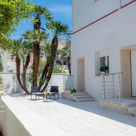 Elegante Con Giardino Nel Centro - Free Parking - Wifi *