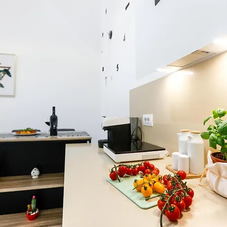 Elegante Con Giardino Nel Centro - Free Parking - Wifi 아파트 레체