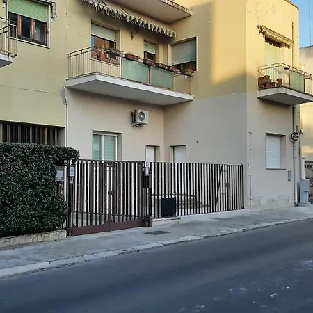 Elegante Con Giardino Nel Centro - Free Parking - Wifi